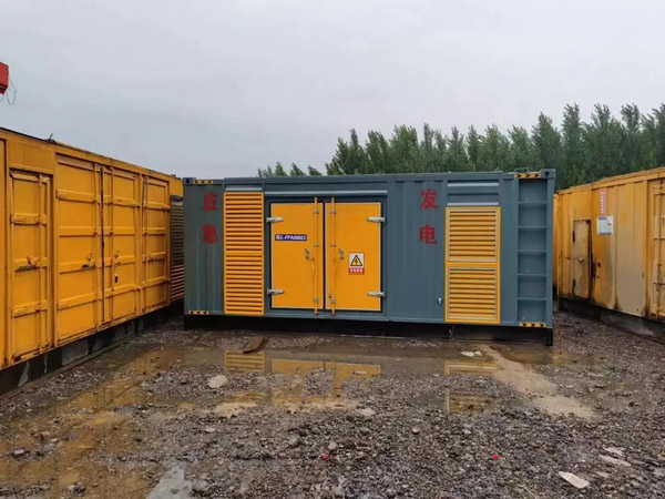 武汉柴油发电机如何判断干式空气滤清器是否需要更换?